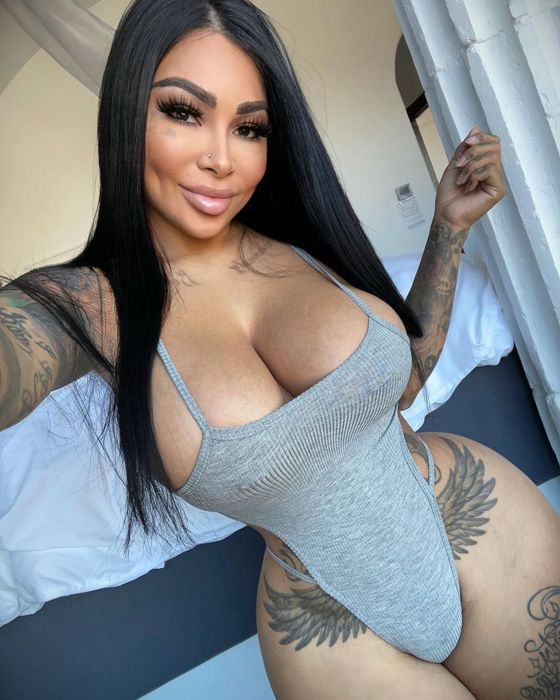 Model Brittanya Razavi